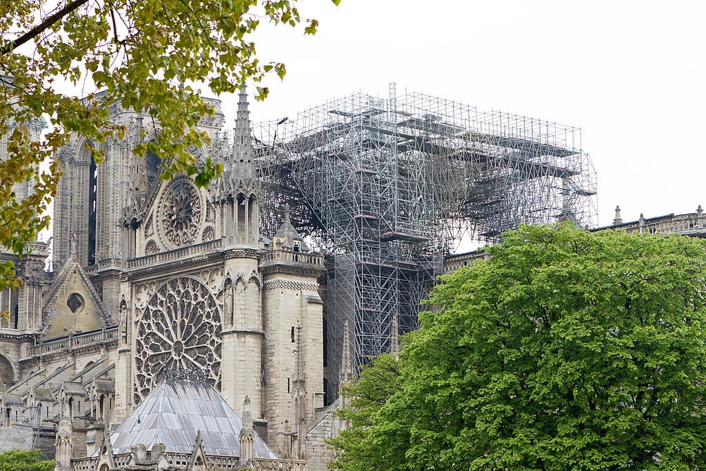 Paris: Mayor Hidalgo Wants to Tax the Worksite of Our Lady