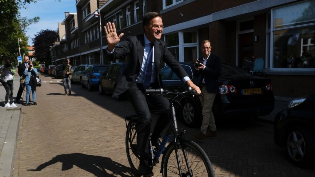 Dutch PM Tries To Form Coaliton