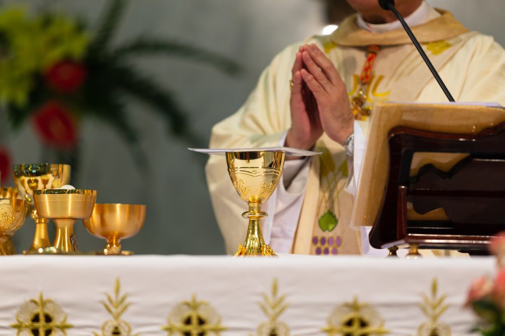 Bad Times Call for Bland Masses: an Ode to Novus Ordo Liturgy