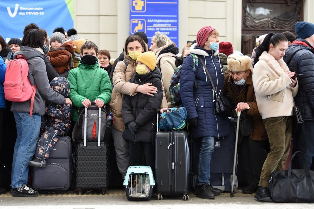 Ukrainian Refugee Visa Scheme Launched by British Home Secretary in Poland