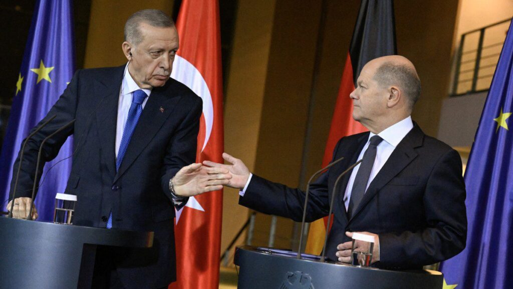 Erdogan-Scholz Meeting in Berlin Overshadowed by Israel-Hamas War