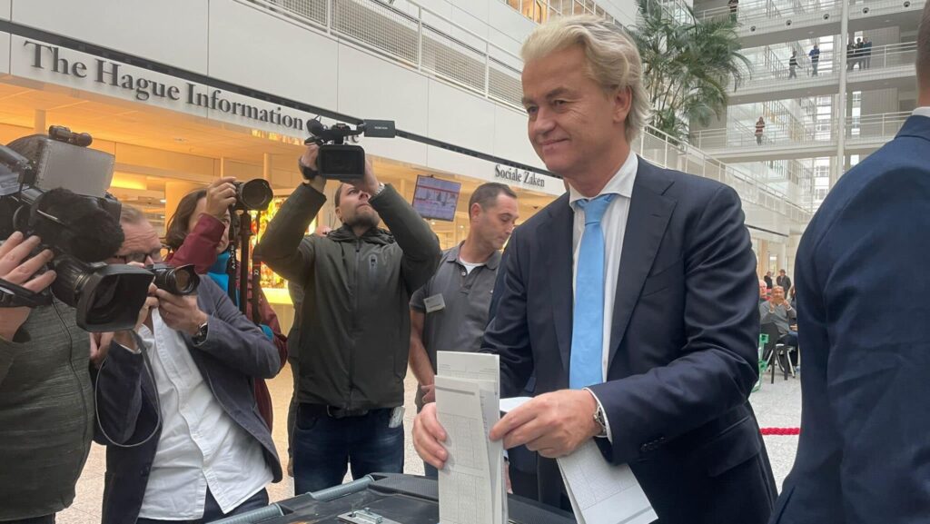 Conservatives Jump Ahead in the Last Minute Before Dutch Elections