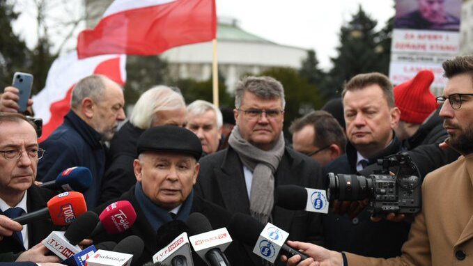 Polish Police State? Cops Stop Conservative MPs Entering Parliament