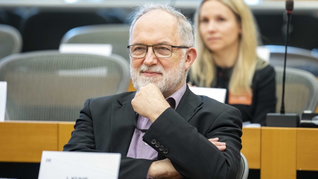“The AfD firmly stands on the ground of the liberal-democratic basic order”: An Interview with <strong>AfD MEP Joachim Kuhs</strong>
