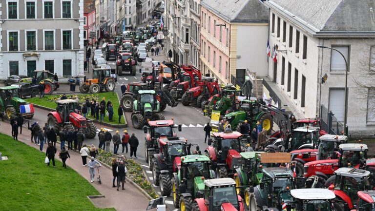 EU Fishermen Join Farmers in Fighting Brussels Regulations