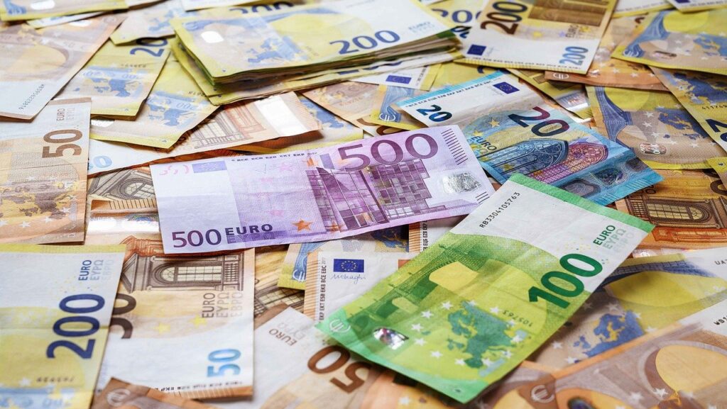 Euros & Dollars: Despite Recession, Some Good News for Europe