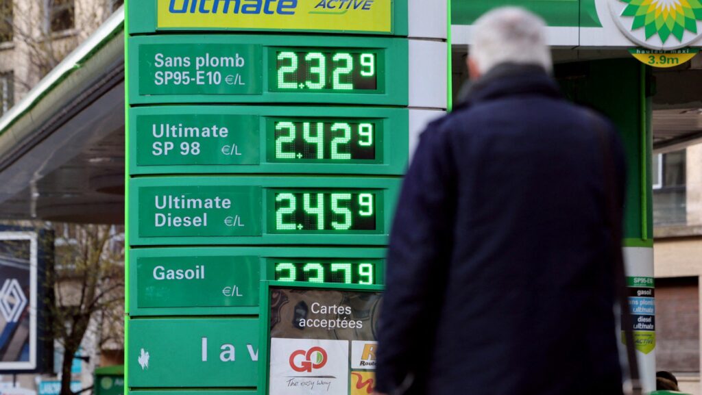 French Petition Demanding Fuel Price Cap Gains Momentum