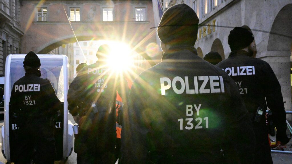 Four German Teens Arrested for Preparing IS-Inspired Terror Attacks