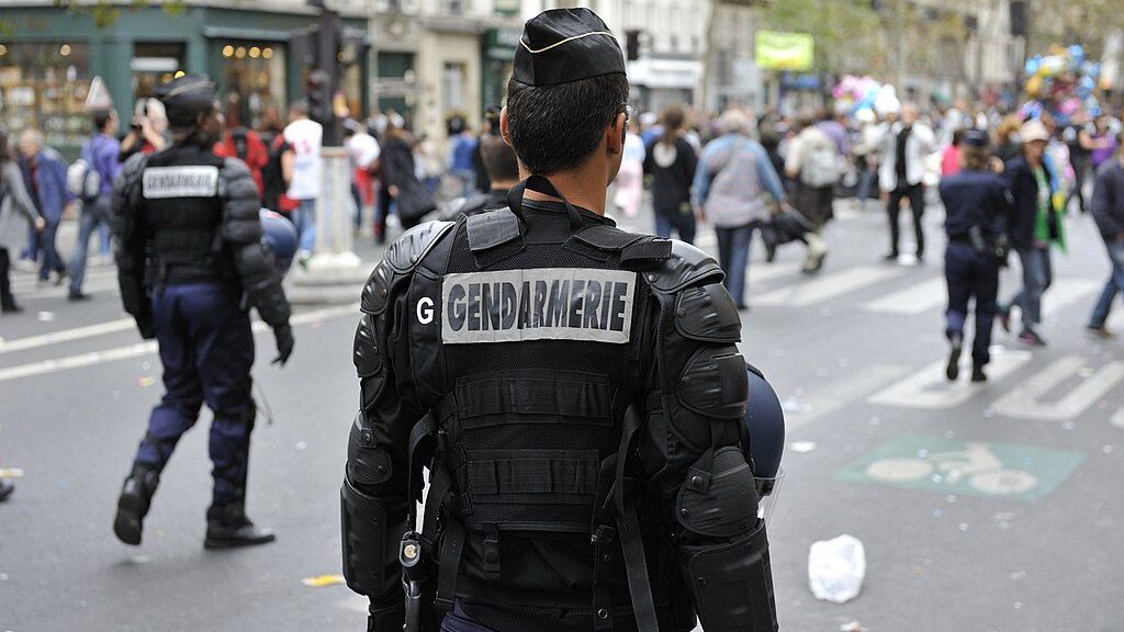 International Manhunt Underway After Two Guards Killed in French Prison Transport Break