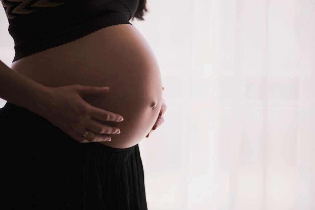 Controversial Surrogacy Course at Spanish University Sparks Nationwide Debate