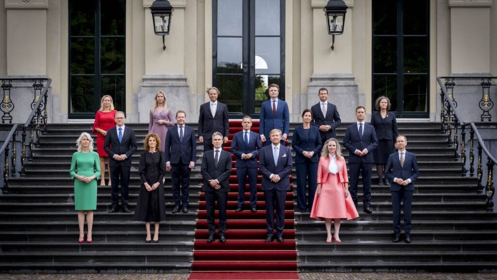 Dutch King Swears in New Conservative Government