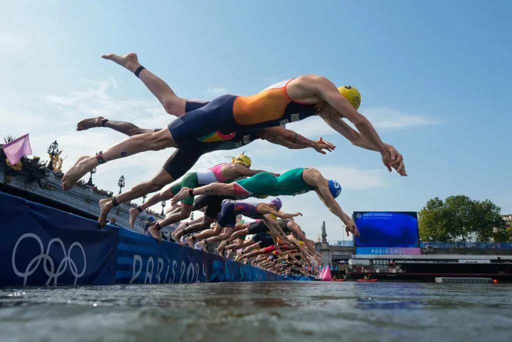 Triathletes Denounce Being Forced to Swim in the Seine