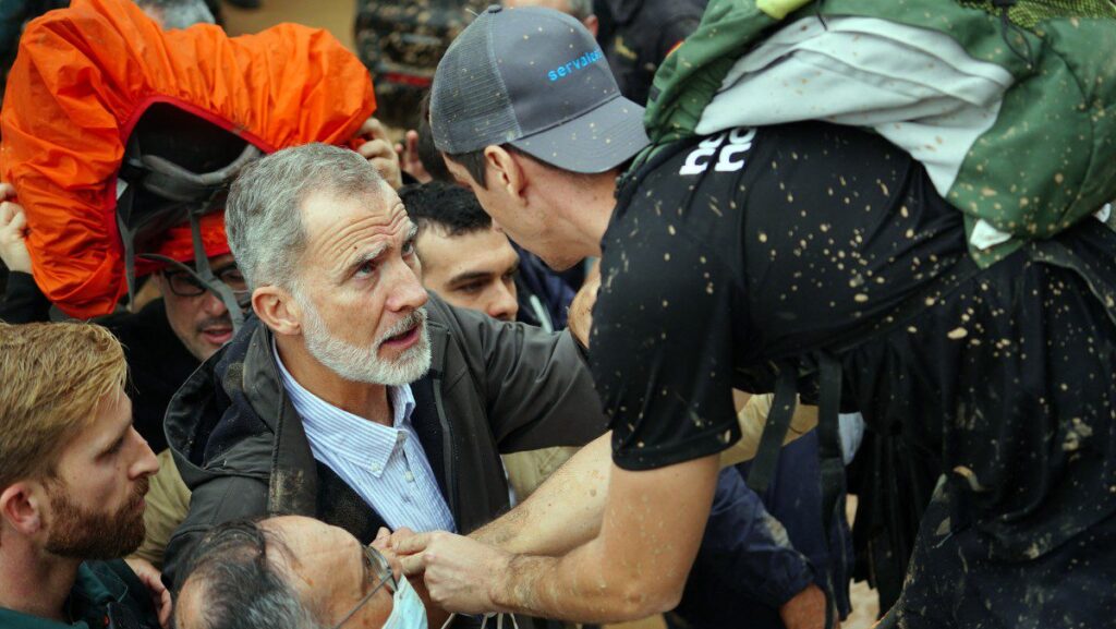 Spanish Leaders Face Mud and Fury in Flooded Town