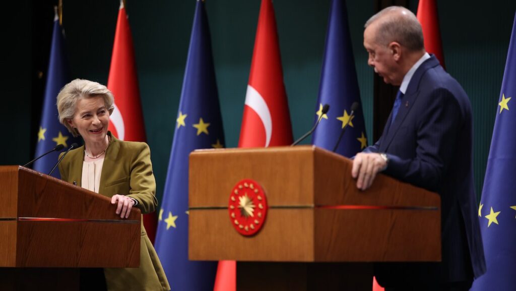 EU Commission Gives €1B to Turkey and Floats Reopening Accession Talks