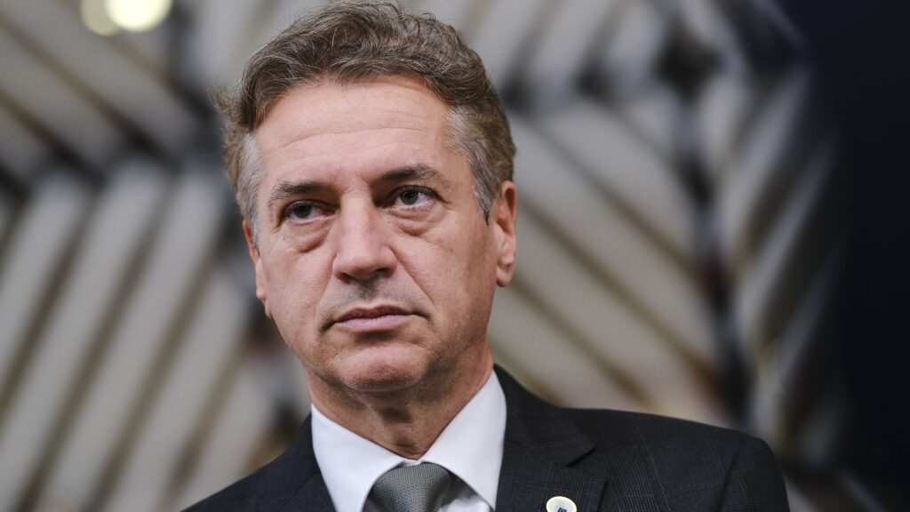 Slovenian Conservatives Call on Government to Resign After Referendum Flop