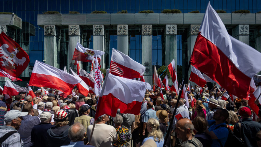Polish Right Surges Ahead in New Election Poll