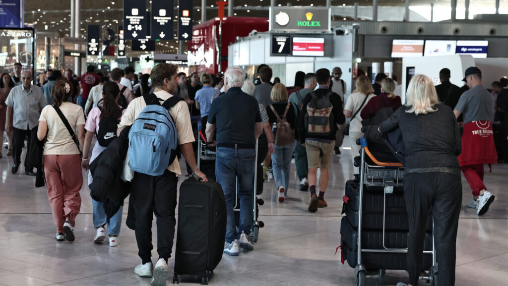 Day Two of French Air Traffic Strike Grounds Over 500,000 Passengers