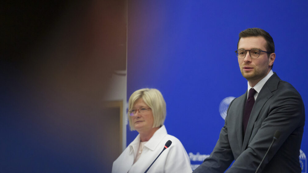 Rassemblement National president, MEP and President of the Patriots for Europe group Jordan Bardella (R)