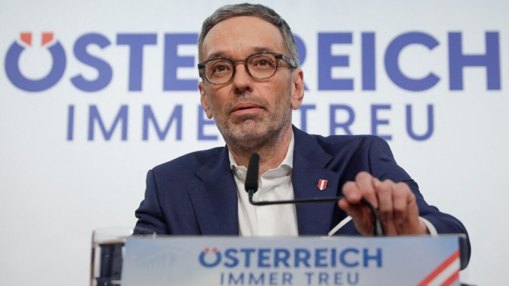 Austrian FPÖ Climbs to 37%, Government Parties Lag Behind