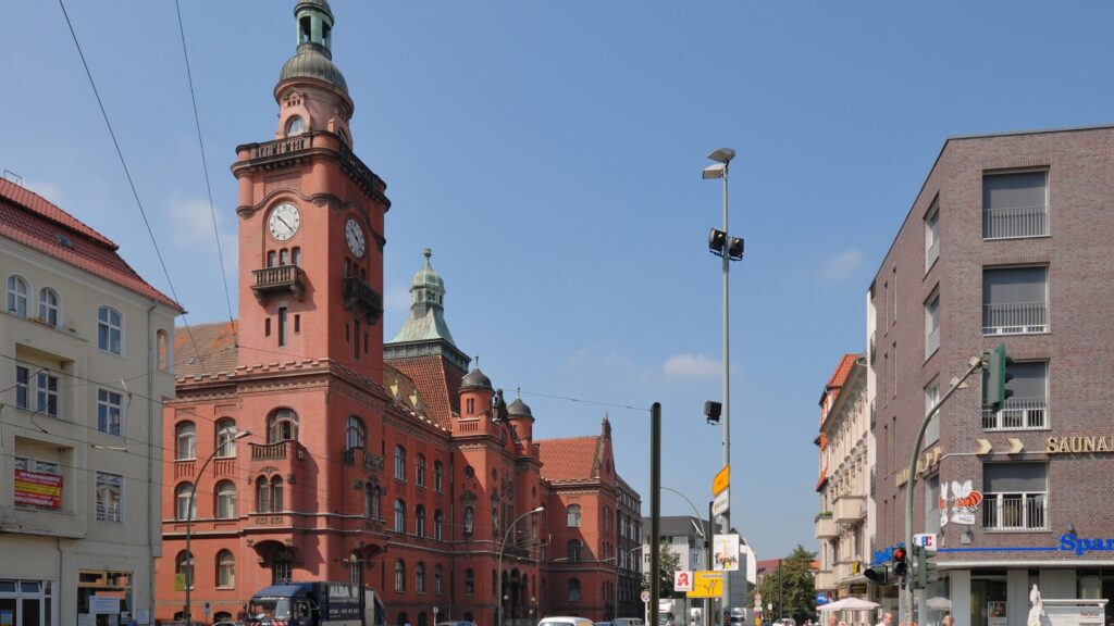 Senegalese Migrant Bites Municipal Officer in Berlin 