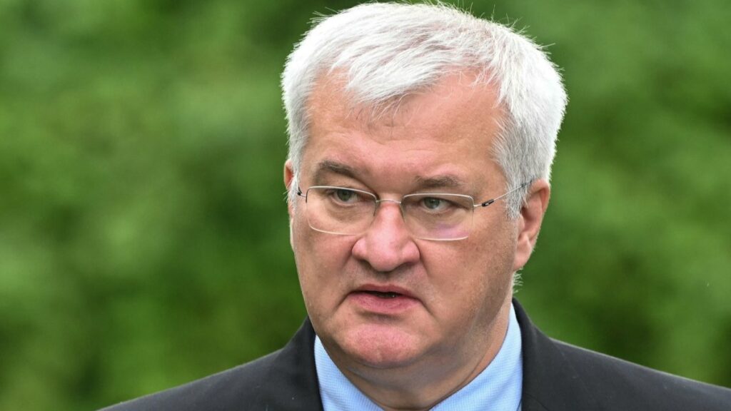 Druzhba Pipeline Conflict: Verbal Escalation Between Ukraine and Hungary