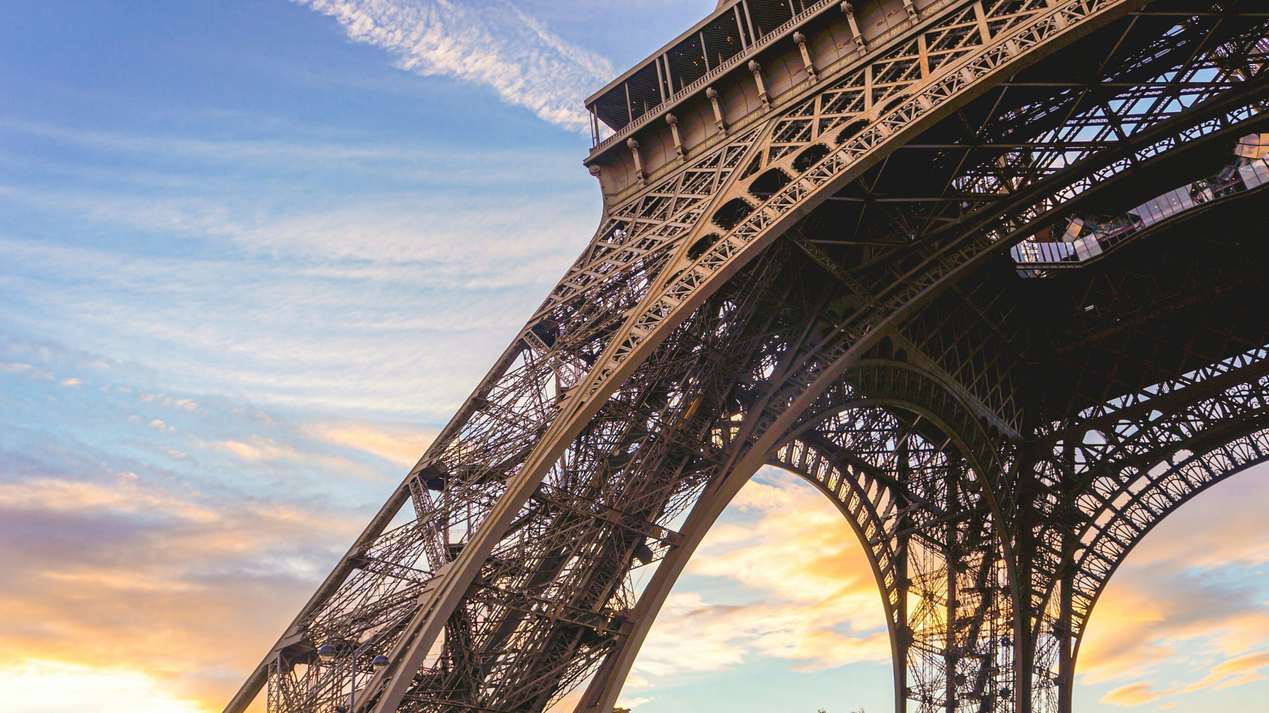 Eiffel Tower detail (Unsplash)