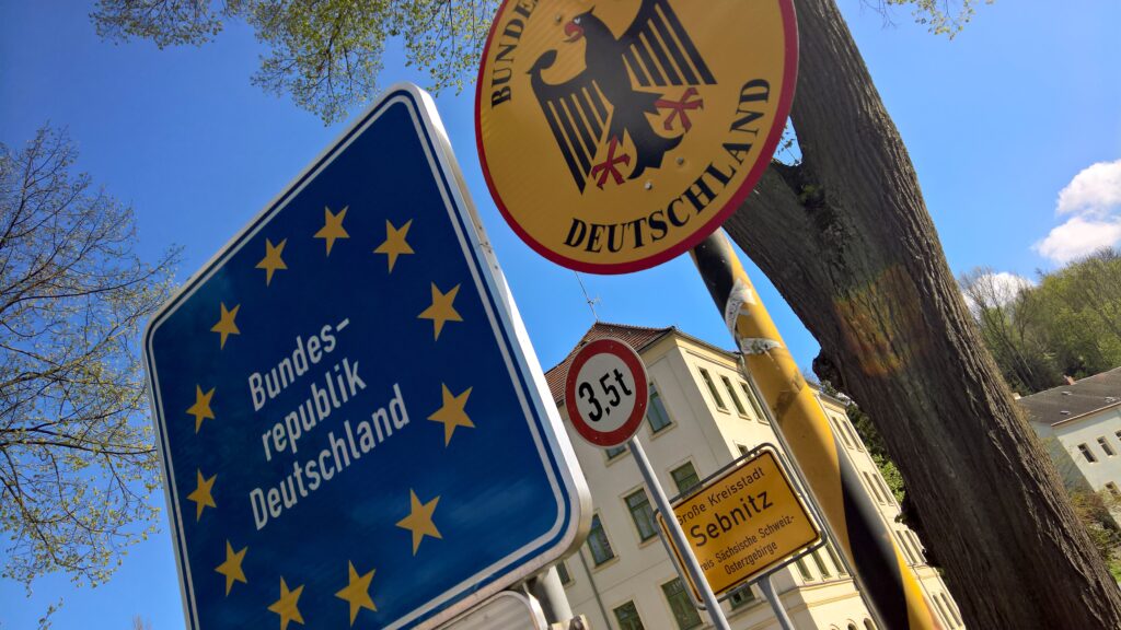 Members of Afghan Family Receiving Nearly €7,000 in Citizen’s Benefit Showcase Wealth on Social Media