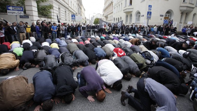 Muslims pray during a protest in front of the U.S. embassy on September 22, 2012 in Vienna.