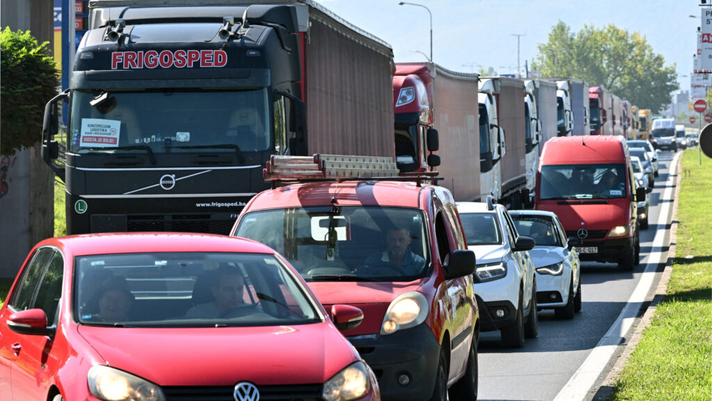 Local Truckers Blocking Bosnian Roads Over EU Rules