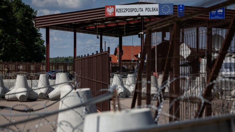 Young Ukrainians Flee to Poland After Kyiv Lifts Travel Restrictions