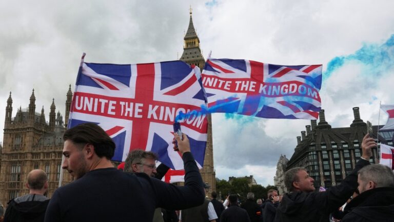 Over 100,000 Britons Rally in London for ‘Unite the Kingdom’ March