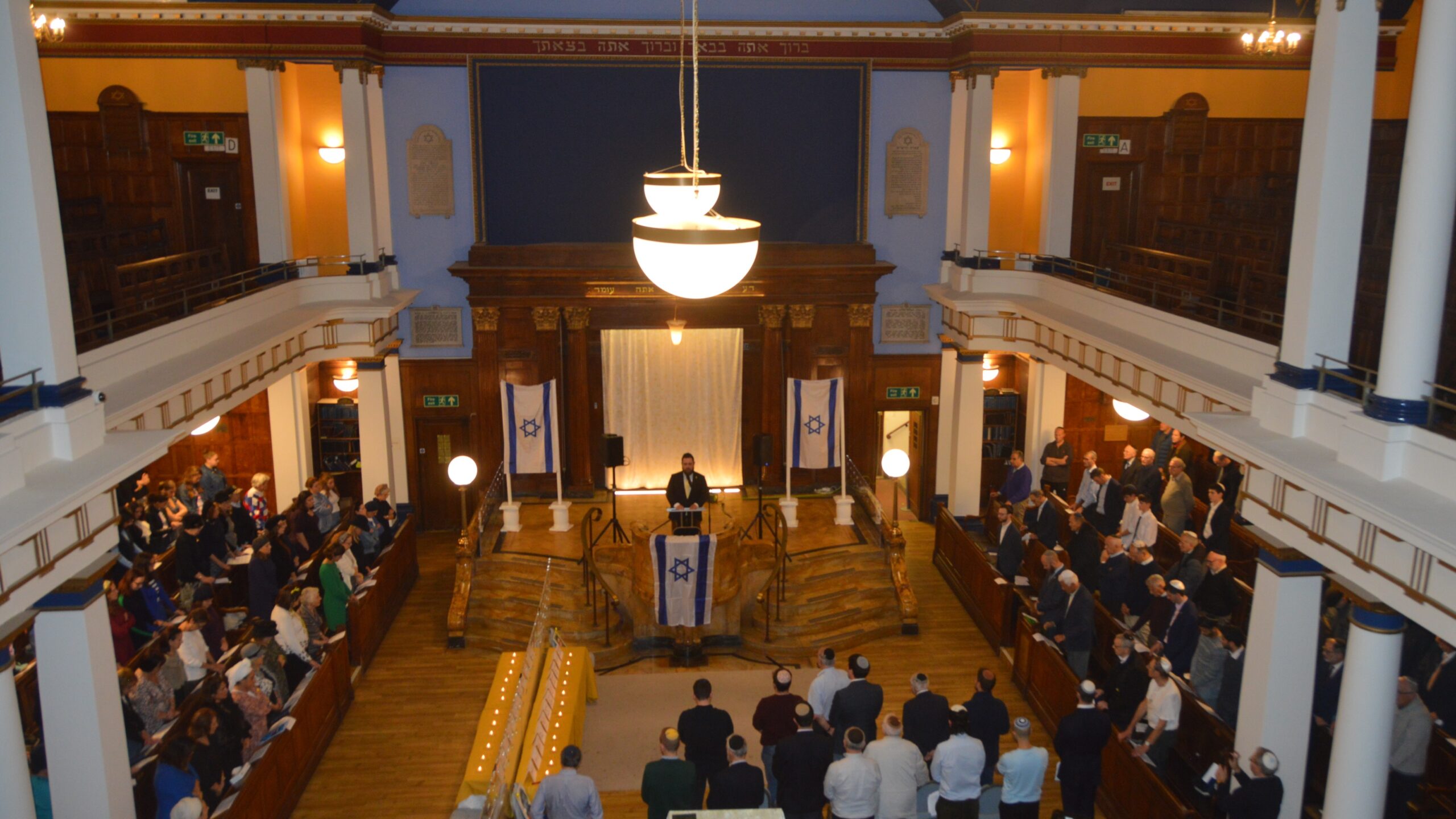 Worship in the Golders Green synagogue