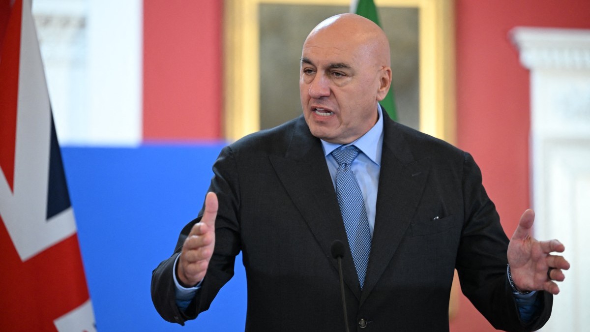 Italy’s Defence Minister Guido Crosetto gestures as he speaks at a press conference during a meeting of the defence ministers from the E5 Group of Five nations in London on September 10, 2025.