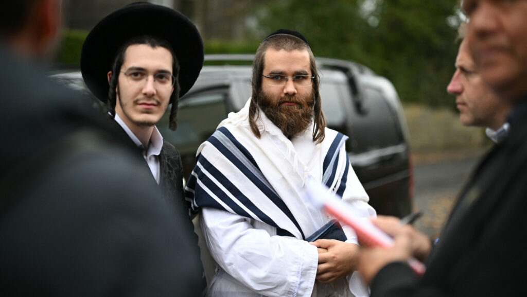 Outrage as Pro-Palestine Marchers Rally Hours After Synagogue Murders