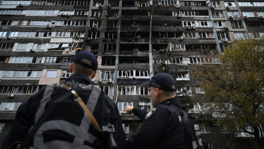 Russian Strikes Deny Kyiv Power and Water