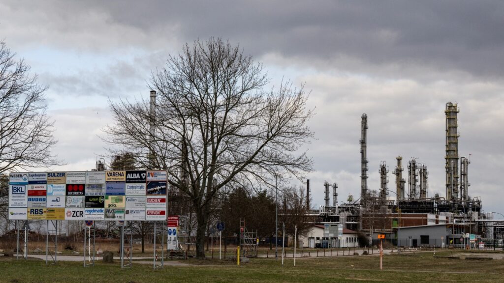 Germany Seeks Exemption from U.S. Sanctions Over Key Russian-Owned Refinery