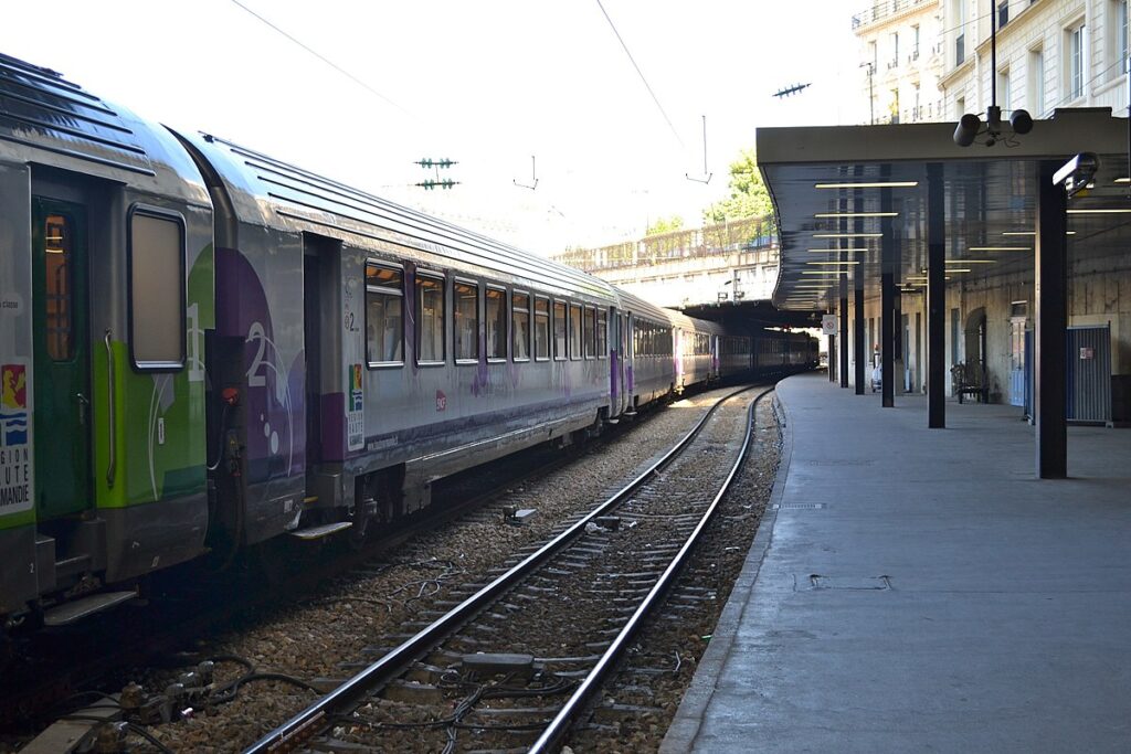 Arrest After Rape Attempt on Paris Train