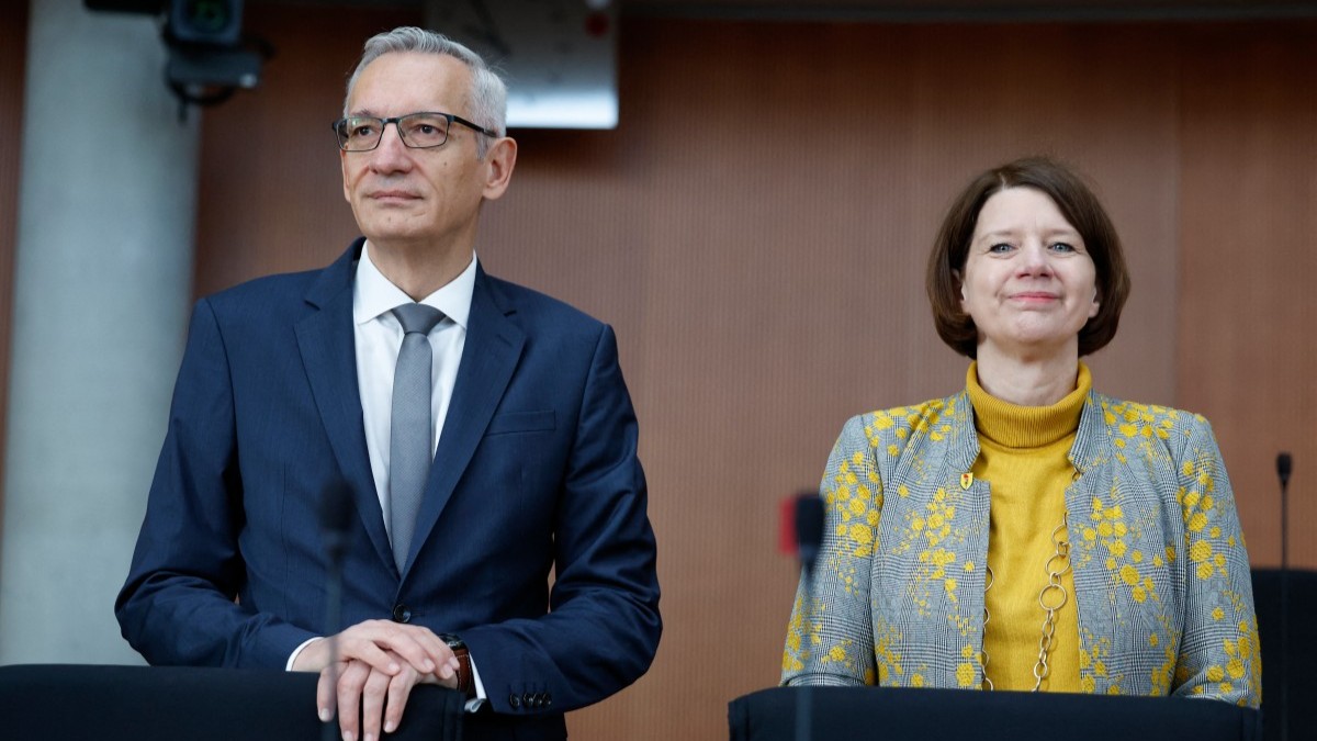 President of the Federal Intelligence Service (BND), Martin Jäger and president of the Military Counterintelligence Service (MAD), Martina Rosenberg pose ahead a hearing by a Bundestag oversight committee in Berlin, on October 13, 2025.