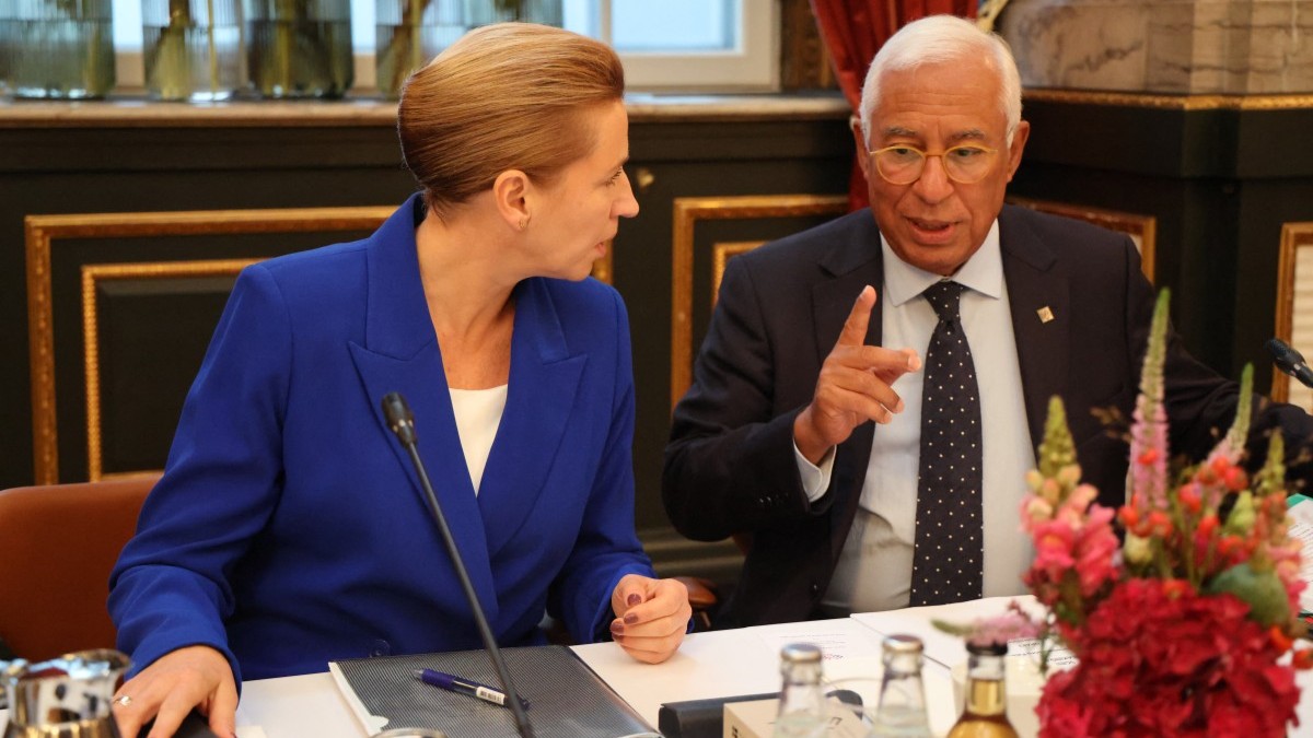 Denmark’s Prime Minister Mette Frederiksen (L) and European Council President António Costa talk prior to the start of an Informal Meeting of EU Heads of State and Government at Christiansborg Palace in Copenhagen on October 1, 2025.