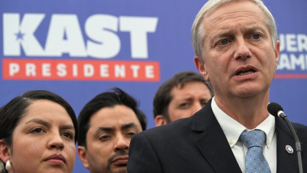Chilean Presidential Frontrunner: Migrants Should Pay for Own Deportation