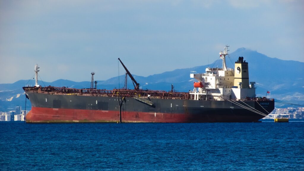 Oil tanker (Piqsels)