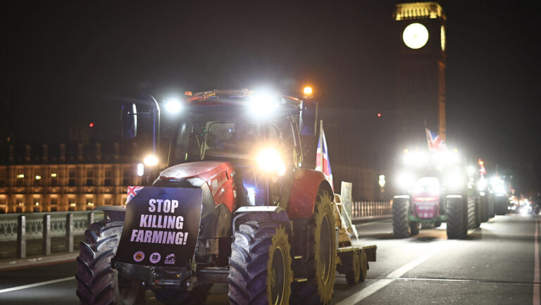Met Police Block Tractor Protest as Farmers Rage at Labour’s Tax Raid