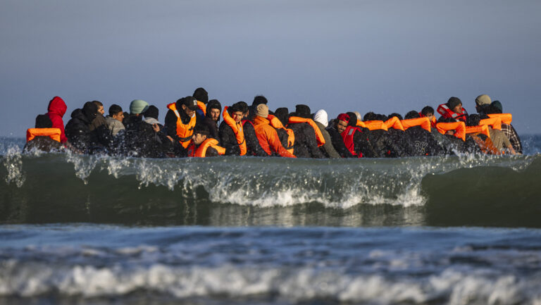 Pakistanis Exploit UK Visa Loopholes To File 10,000 Asylum Claims