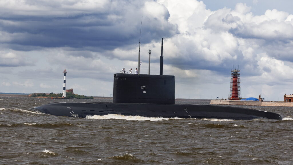 British Navy Tracks Russian Submarine for Three Days in the Channel