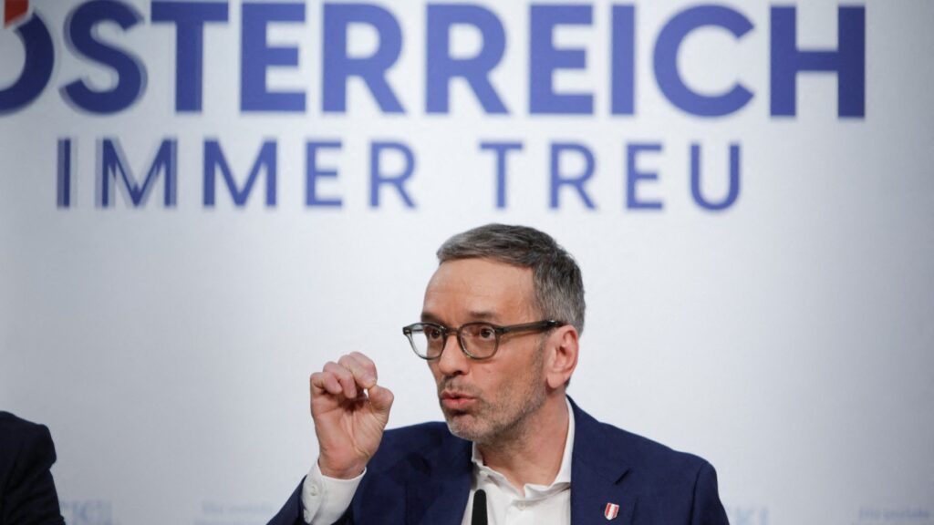FPÖ’s Kickl Calls for Constitutional Guarantee of Cash in Austria