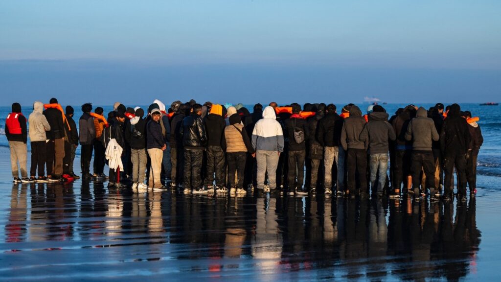 Hundreds Attempt English Channel Crossing as Migrant Surge Continues