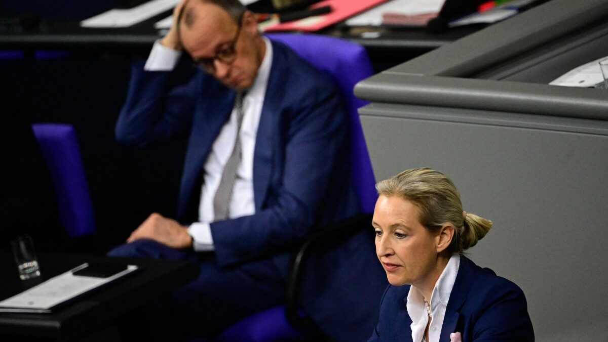 German MPs Vote to Keep Law Criminalising Insults Against Politicians