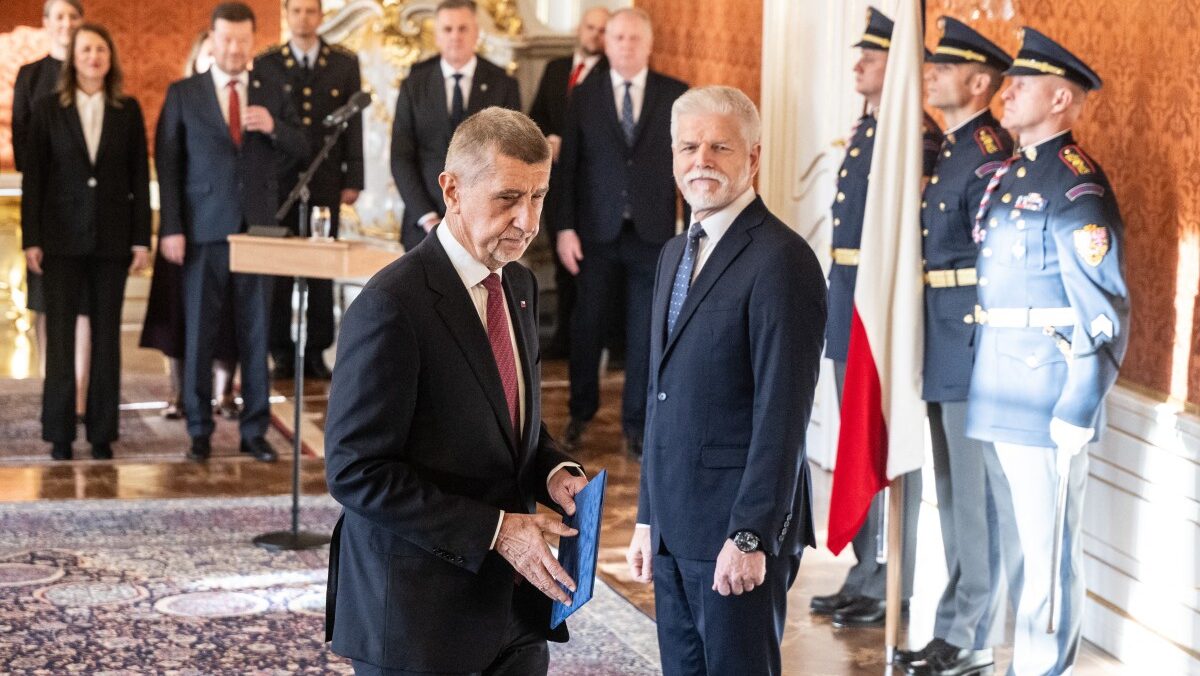 Czech Opposition Seeks No-Confidence Vote Amid Escalating President–Minister Row