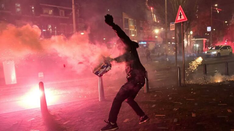 A rioter on New Year's Eve 2025-2026 in Amsterdam