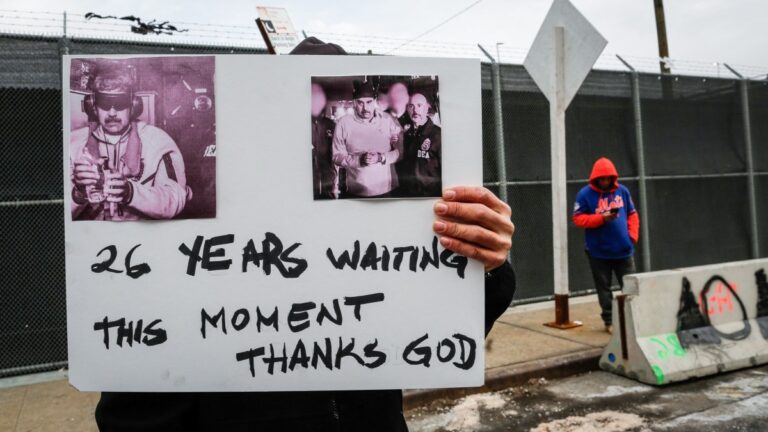 A demonstrator holds an anti-Maduro sign outside the Metropolitan Detention Center in the Brooklyn borough of New York City, where ousted Venezuelan president Nicolás Maduro is being held on January 5, 2026.
